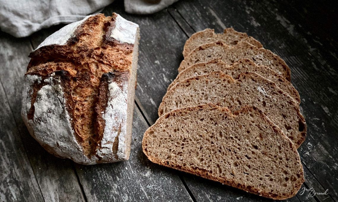 Dies ist eine der gesündesten Brotsorten. Es verursacht keine Blähungen und erhöht nicht den Blutzuckerspiegel.