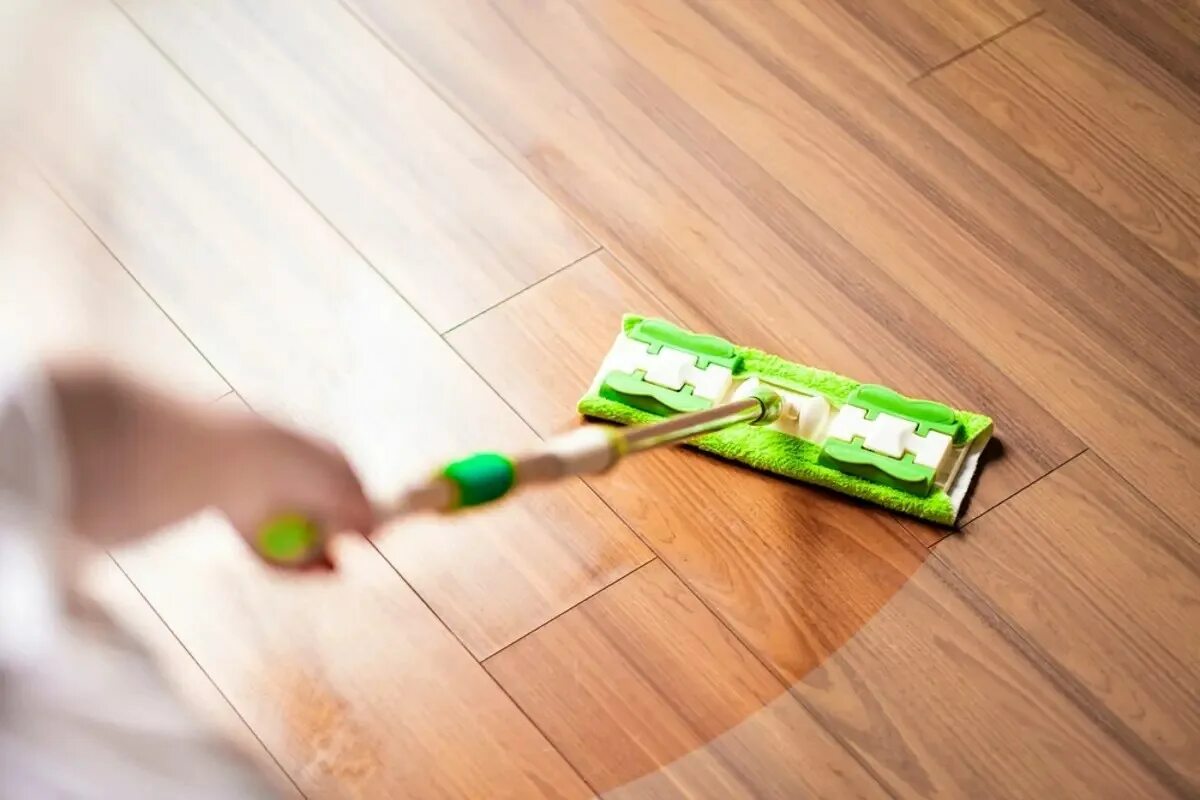 Weder Wachs noch Essig: ein Hausmittel, damit Holzböden wie nie zuvor glänzen